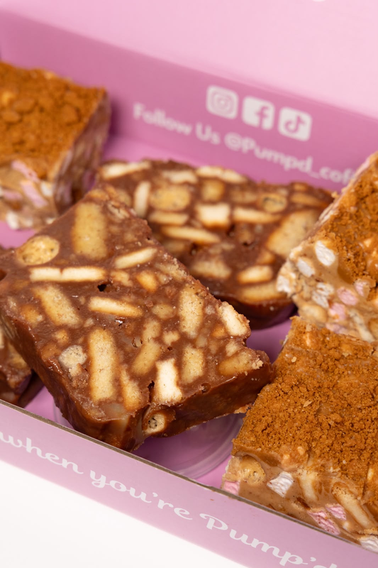 The Biscuit Cake Box